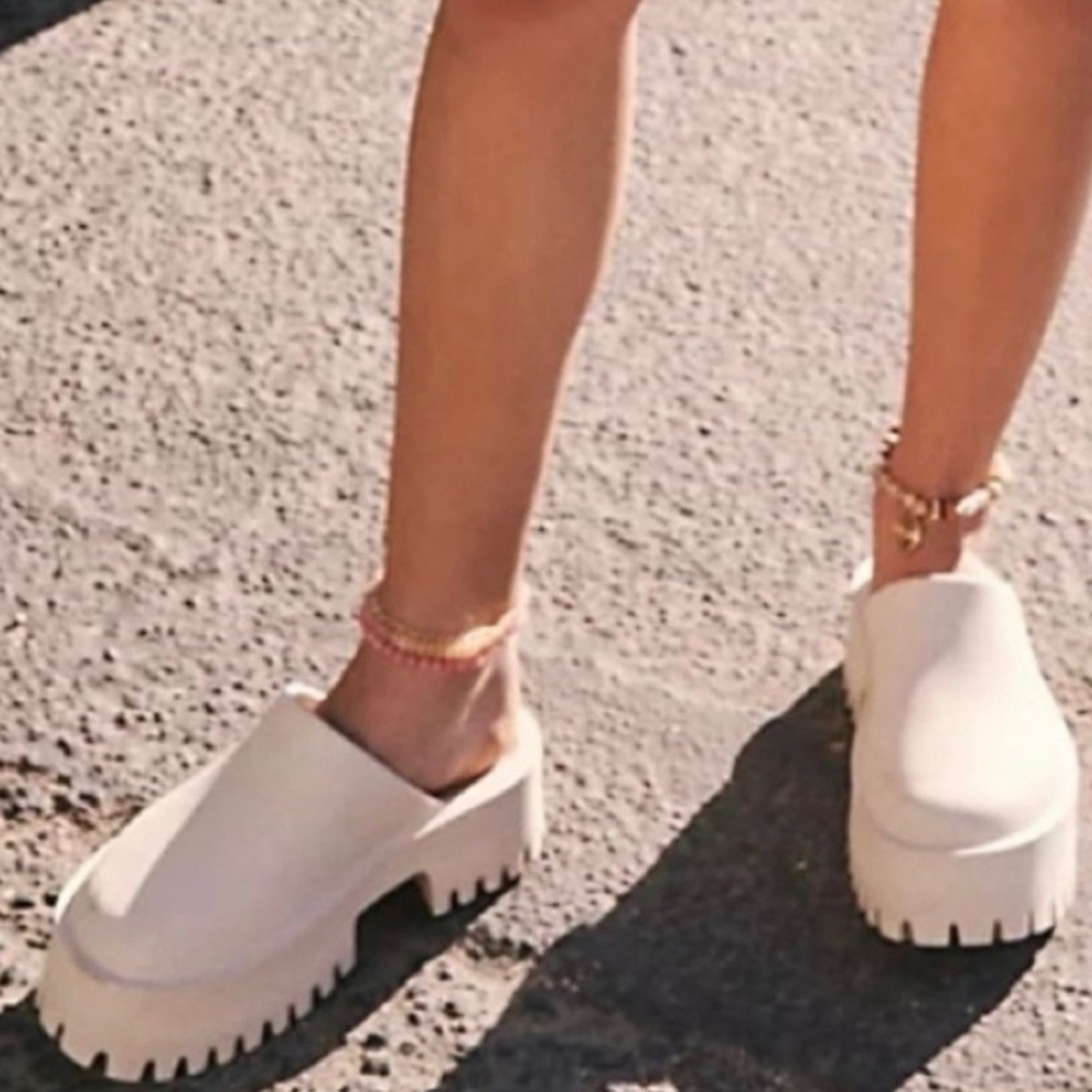 Sold* Jeffrey Campbell Rubber Bae Mule in Ivory - Picture 4 of 9